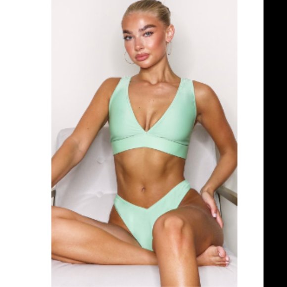 Bikini Set - Picture 1 of 3